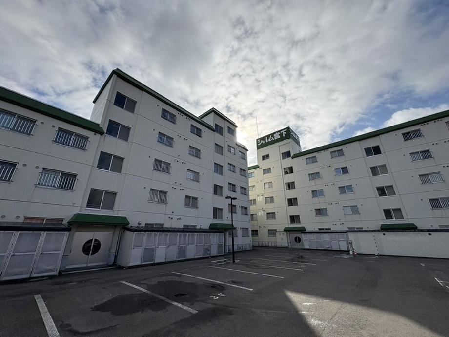 2LDK apartment in Asahikawa, Hokkaido - Photo 1
