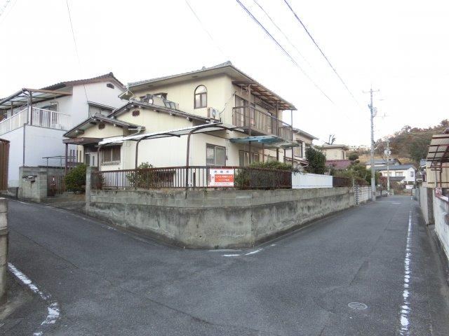 Sunny 5LDK House on a Southwest Corner Lot - Photo 1