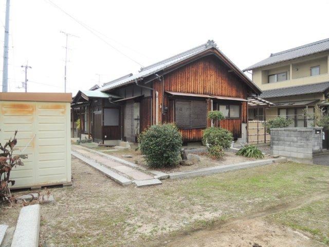 Spacious 3DK Detached House with Generous Land in Umaki-cho - Photo 1