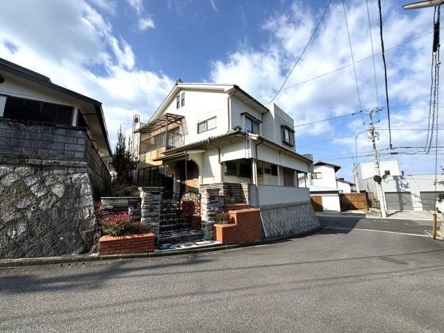 Spacious 8DK House in Koyodai - Photo 1