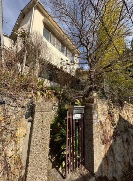 Spacious 5LDK+S House in Maruyama - Photo 1
