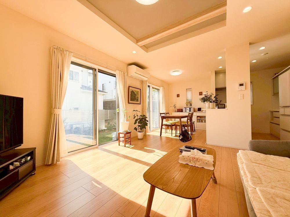 Newly Built 4LDK Home with High Ceilings - Photo 1