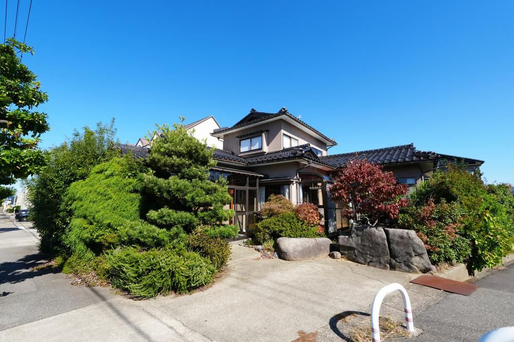 Charming 7K House Near Nishikanazawa Station - Photo 1