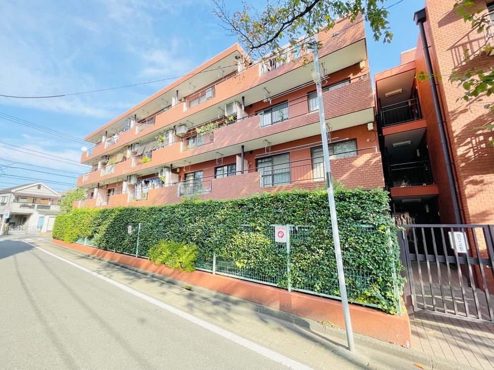 Conveniently Located 3LDK Apartment in Midorimachi - Photo 1