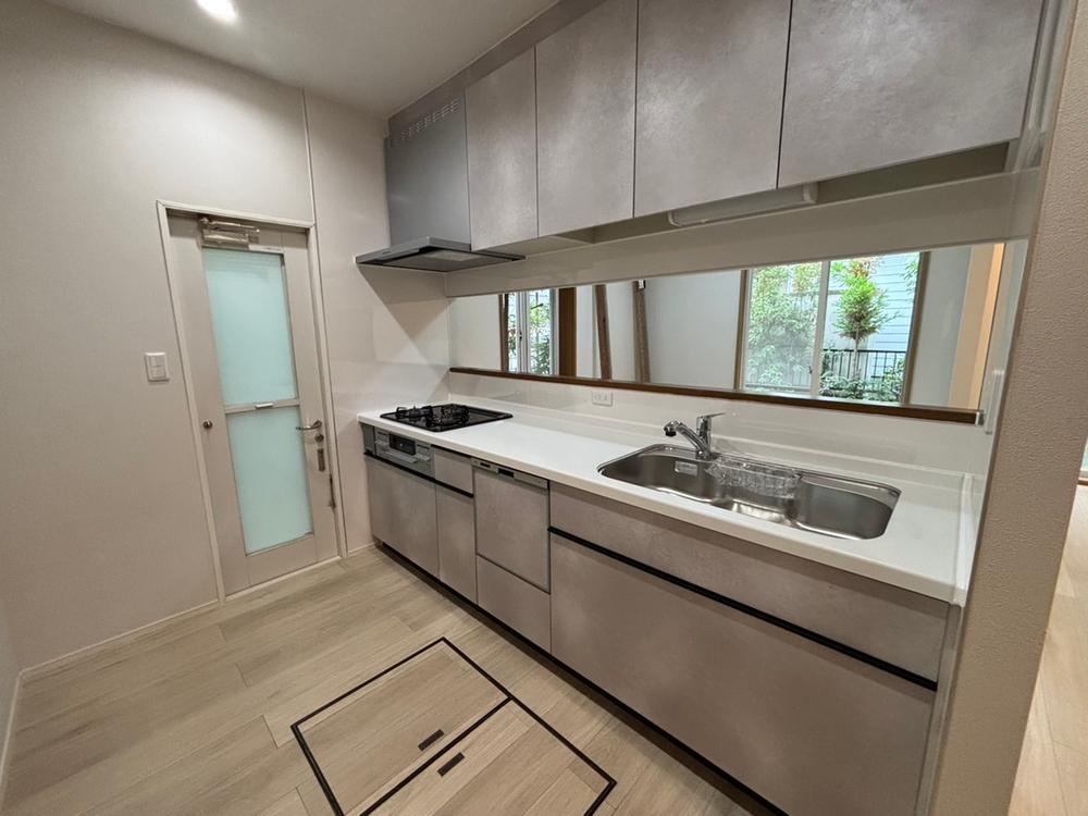 Renovated 4LDK Home Near Matsuiyamate Station - Photo 1