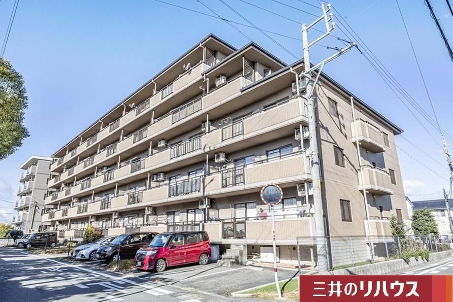 4LDK apartment in Toyohashi, Aichi - Photo 1