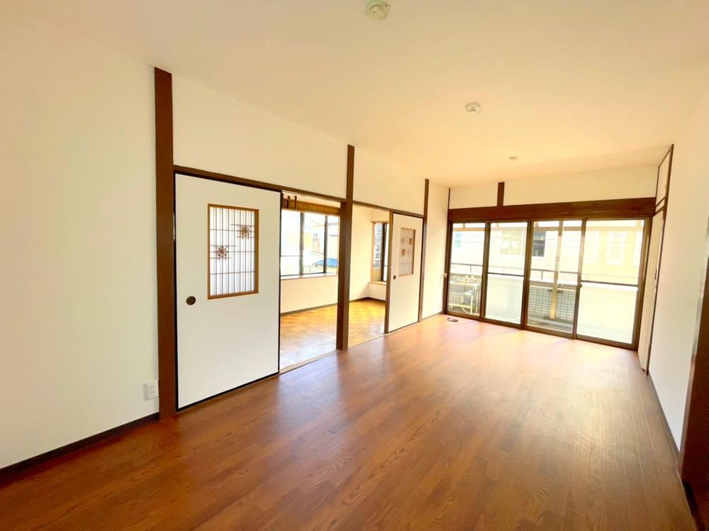 3DK Renovated House in Bongo East - Photo 1