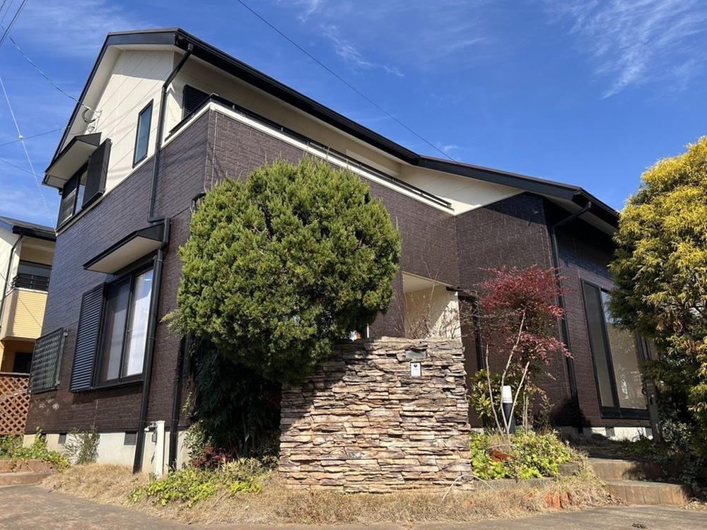 Modern 4LDK Home in Park-Dori - Photo 1