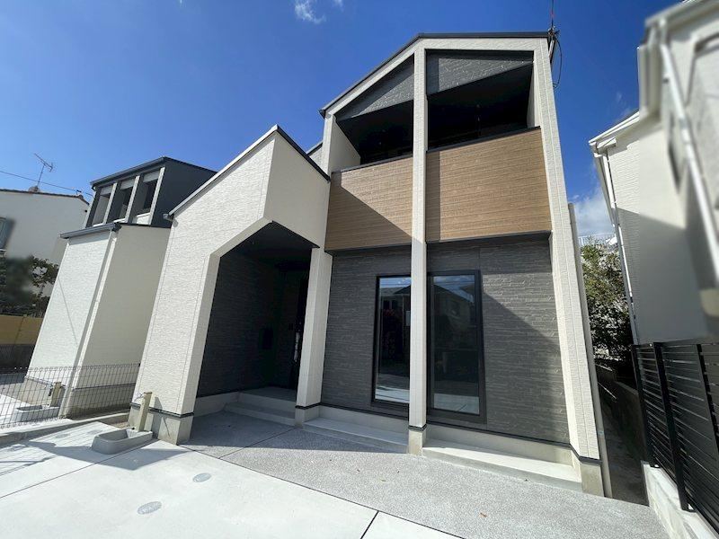 4LDK house in Hatsukaichi, Hiroshima - Photo 1