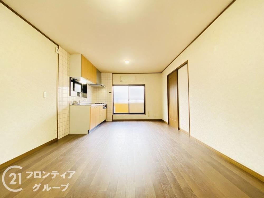 4LDK House with Garage Near Kadoma-Minami Station - Photo 1