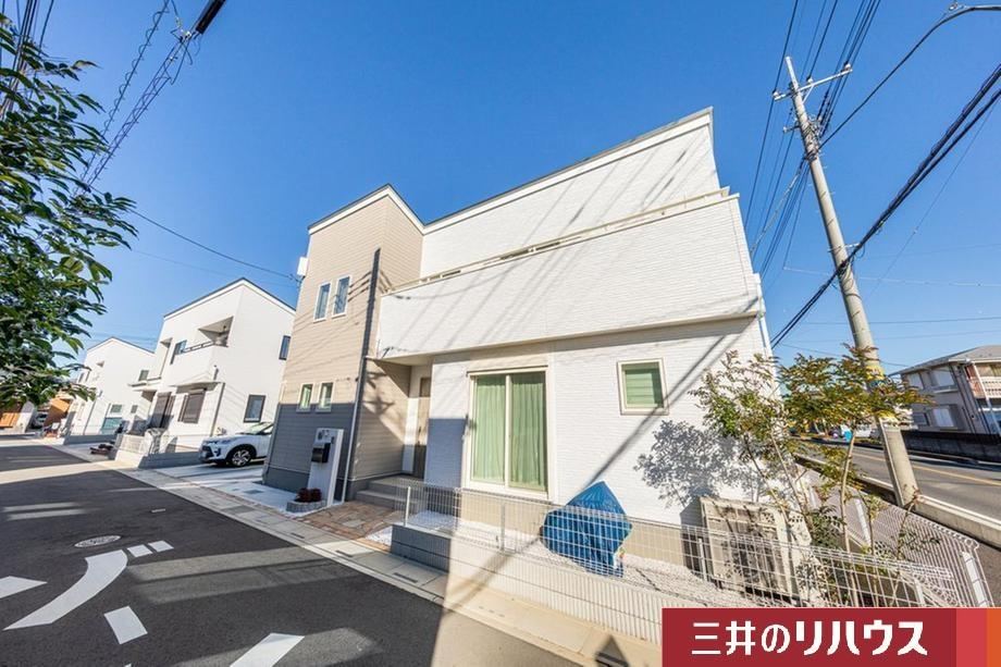 4LDK House in Hibarinokita with Modern Amenities - Photo 1