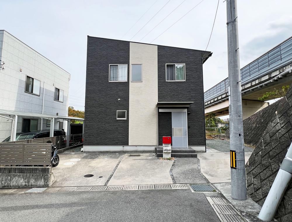 Modern 4LDK House Near Yahatahatsu Station - Photo 1
