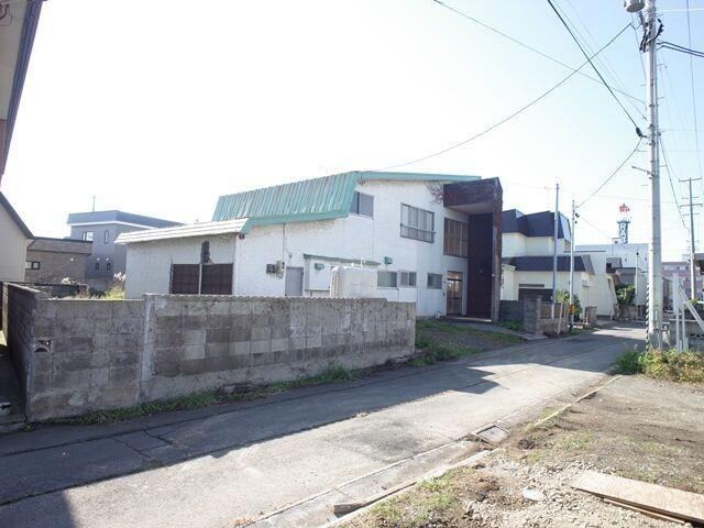 Spacious Land Near Major Roads in Aomori - Photo 1