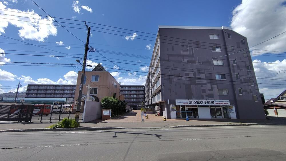 3LDK apartment in Shiroishi Ward, Sapporo, Hokkaido - Photo 1