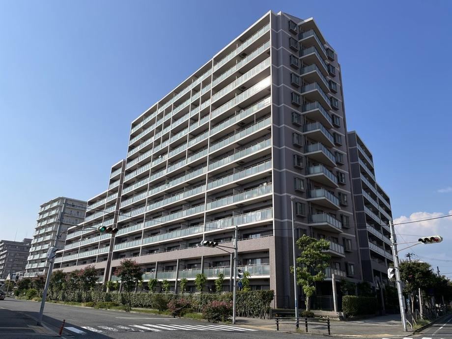 4LDK apartment in Nishinomiya, Hyogo - Photo 1
