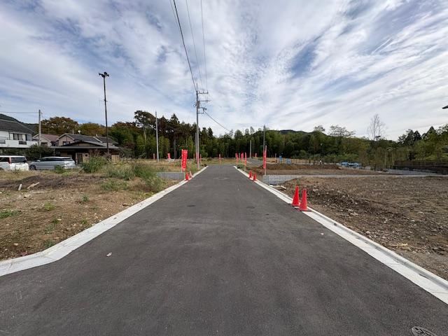 184 m² land in Ome, Tokyo - Photo 1