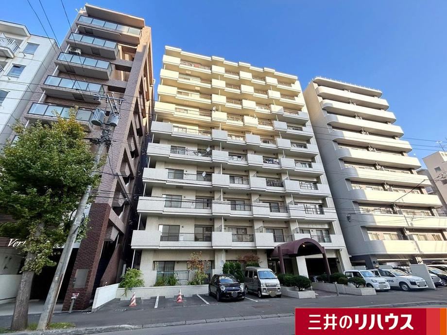 3LDK apartment in Chuo Ward, Sapporo, Hokkaido - Photo 1