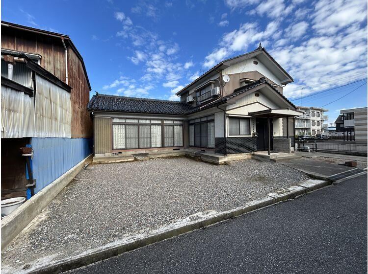 279 m² land in Takaoka, Toyama - Photo 1