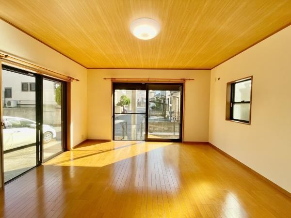 Renovated 4LDK Home Ready for Move-In - Photo 1