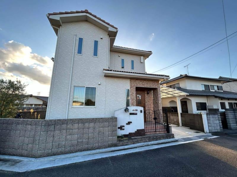 Bright 4SLDK Home in Kawahigashi - Photo 1