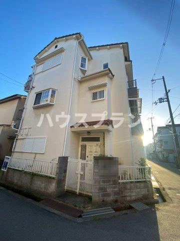 4LDK Corner House with Inner Garage in Katano - Photo 1