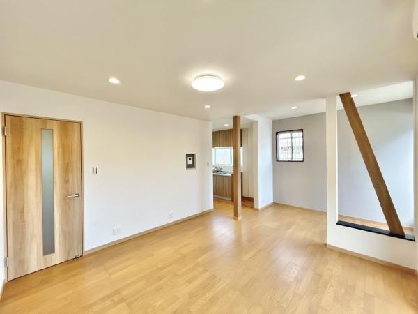 Renovated 3LDK House with Parking in Niigata City - Photo 1