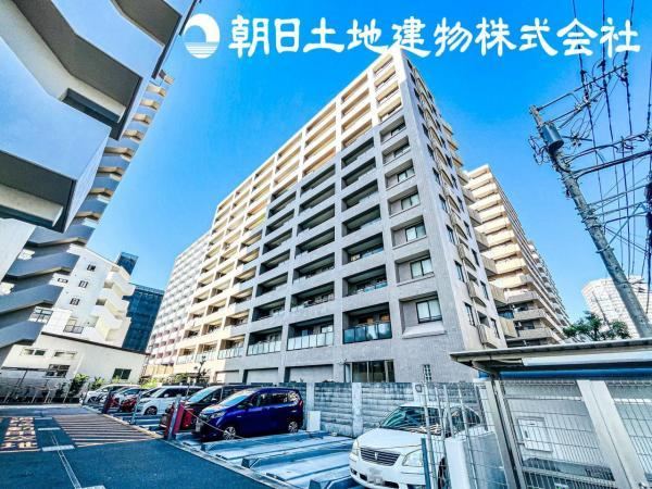 Sunny 1LDK+S Apartment in Prime Location - Photo 1