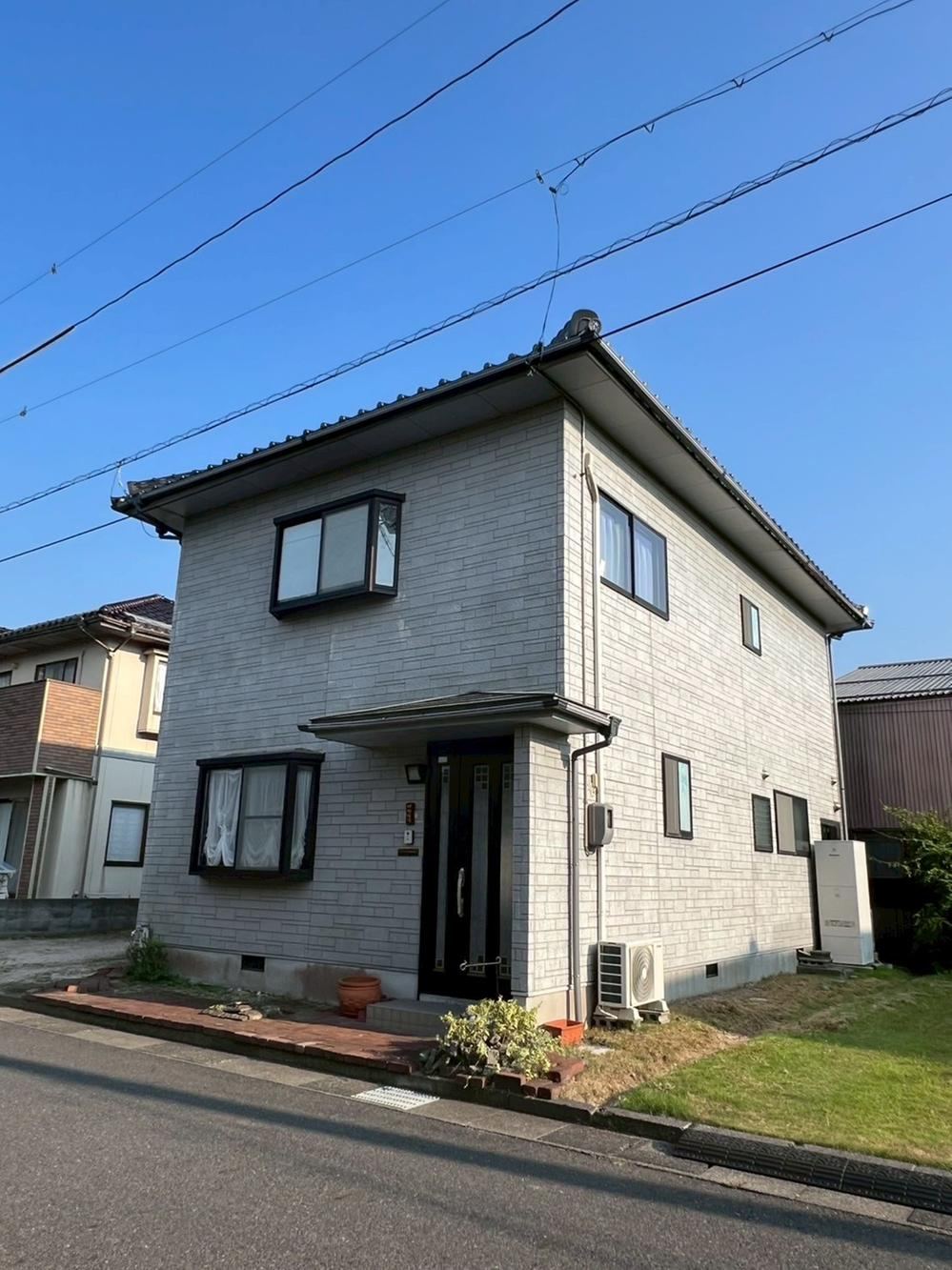 Renovated 4LDK House with Modern Features in Tottori - Photo 1