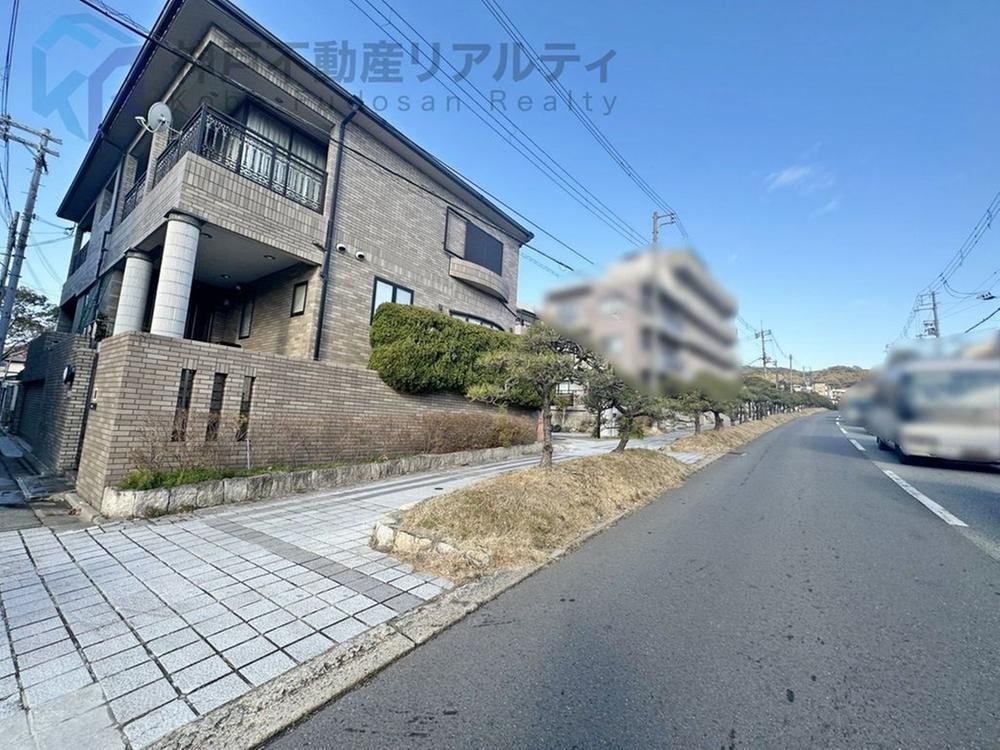 Spacious 5LDK House with Garage - Photo 1