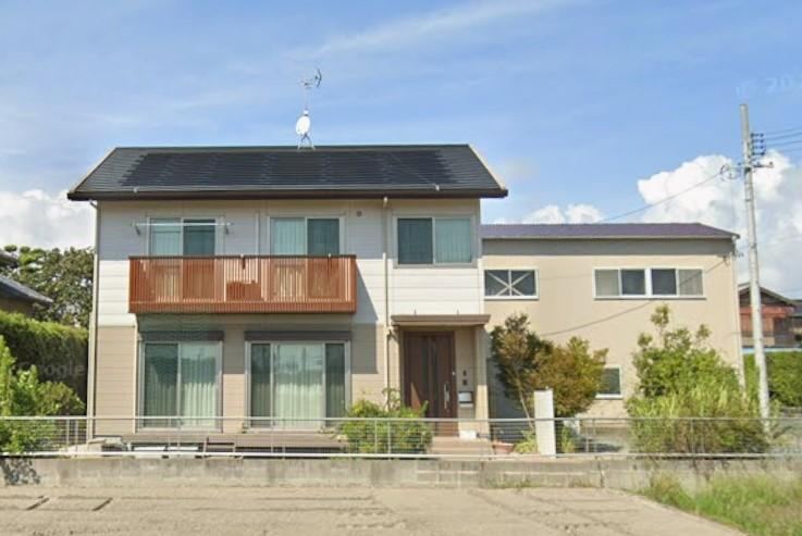 Eco-Friendly 4LDK Home with Solar Power in Hamamatsu - Photo 1