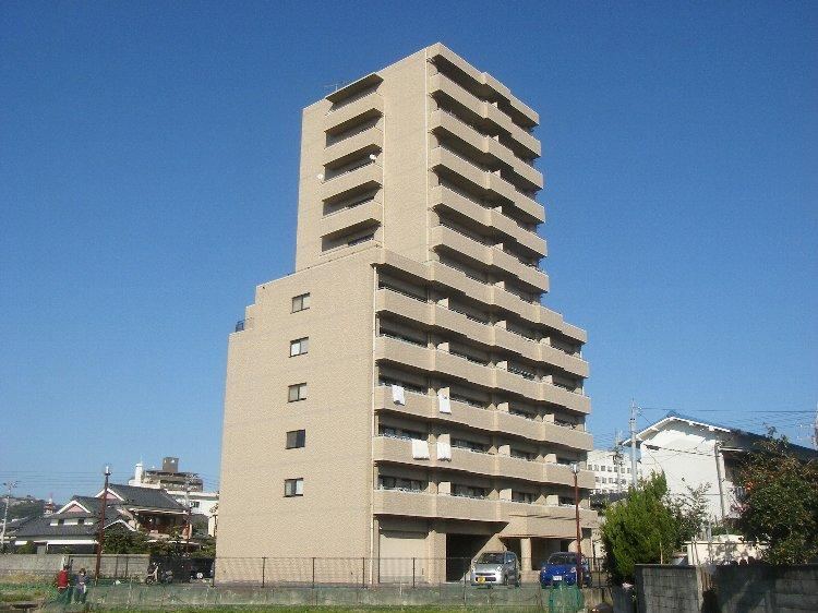 3LDK apartment in Matsuyama, Ehime - Photo 1
