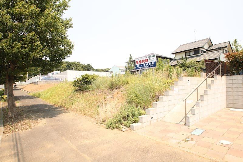 Land Along Onabake Street, Ryugasaki City - Photo 1