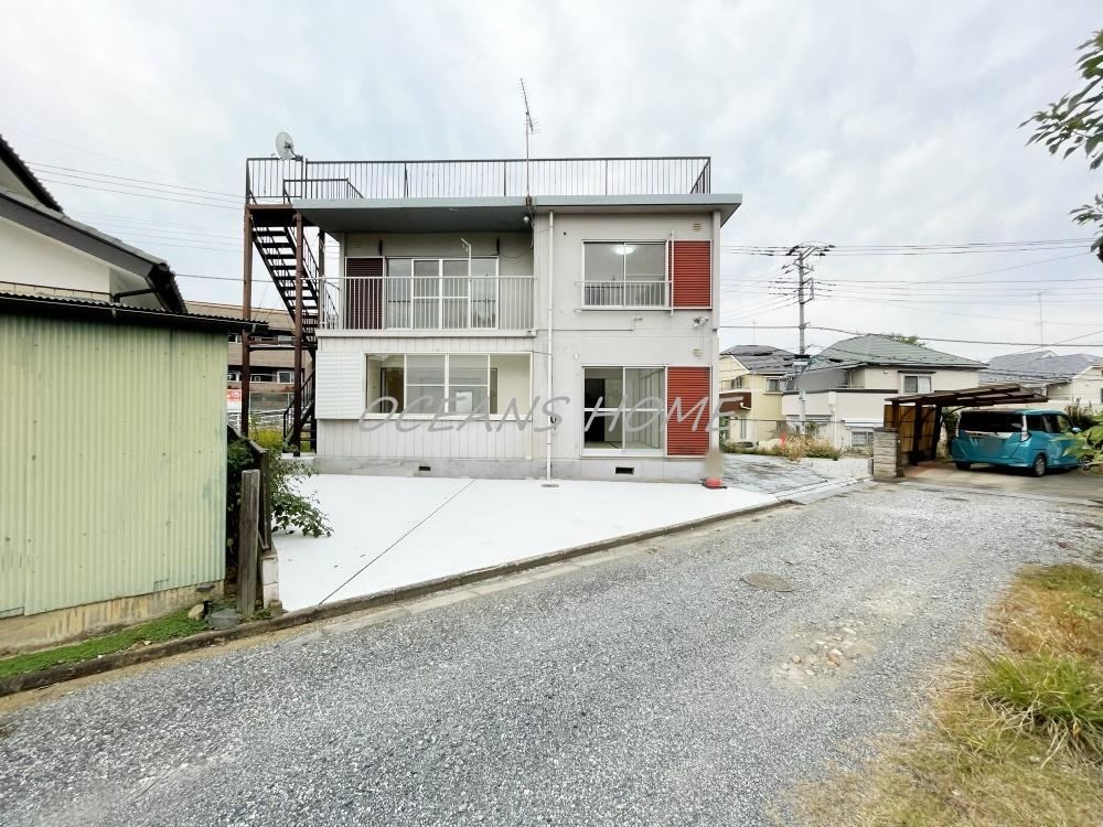 Renovated 4LDK Home with Rooftop Balcony - Photo 1