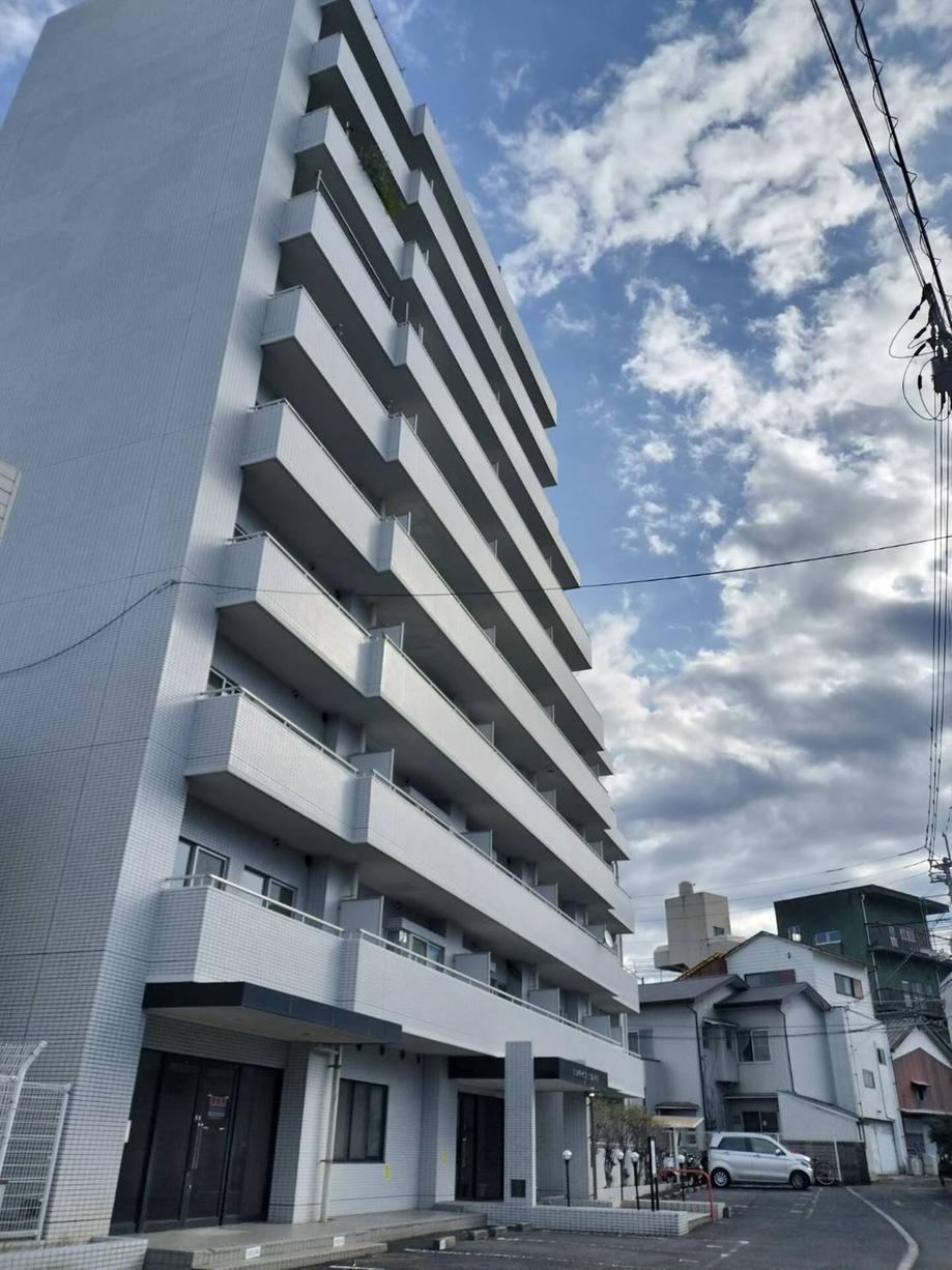 1DK apartment in Shikokuchuo, Ehime - Photo 1