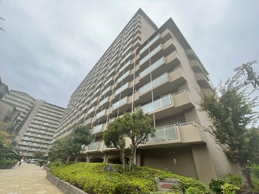3LDK apartment in Suminoe Ward, Osaka - Photo 1