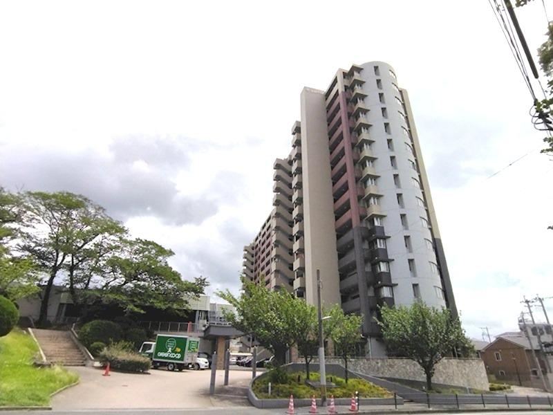 4LDK apartment in Yahatanishi Ward, Kitakyushu, Fukuoka - Photo 1