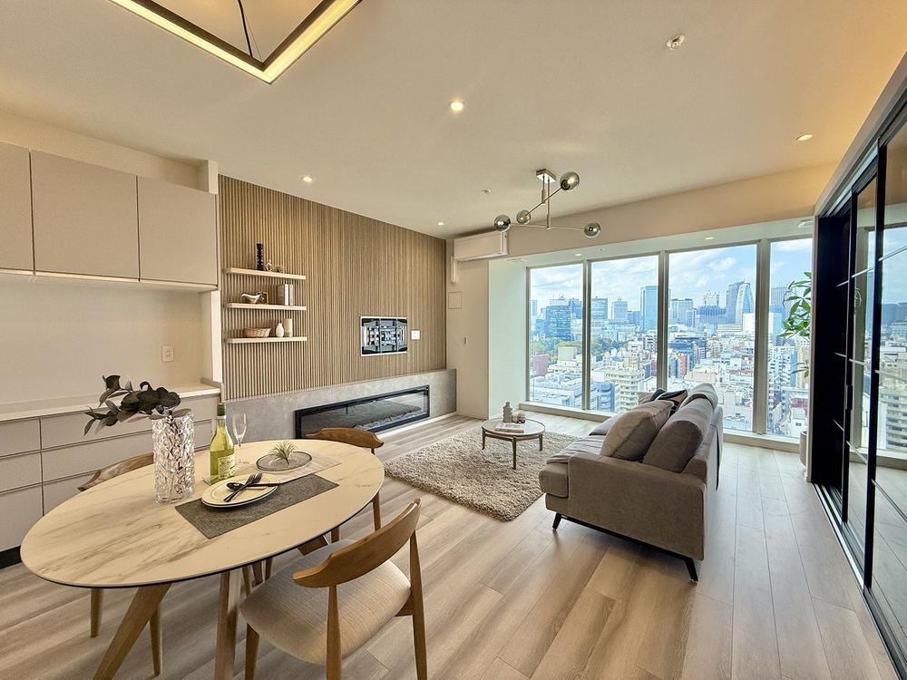 2LDK apartment in Shinjuku Ward, Tokyo - Photo 1