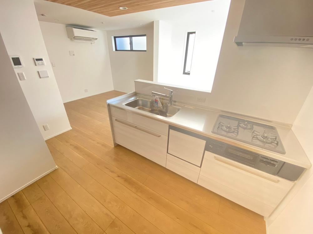 Newly Built 2LDK+S with Rooftop in Sumida - Photo 1