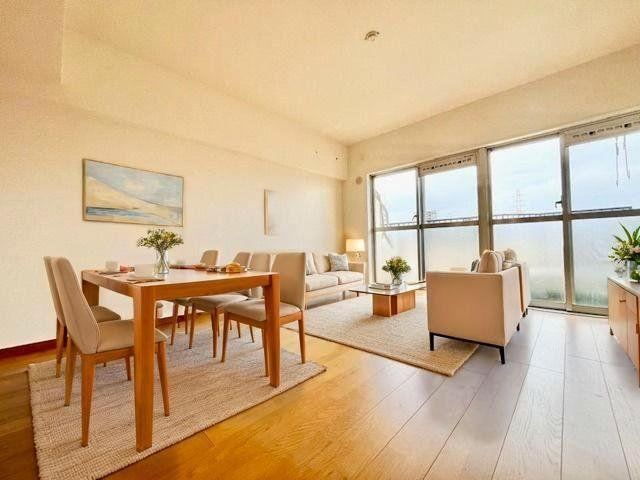 Charming 3LDK Apartment in Shitte - Photo 1