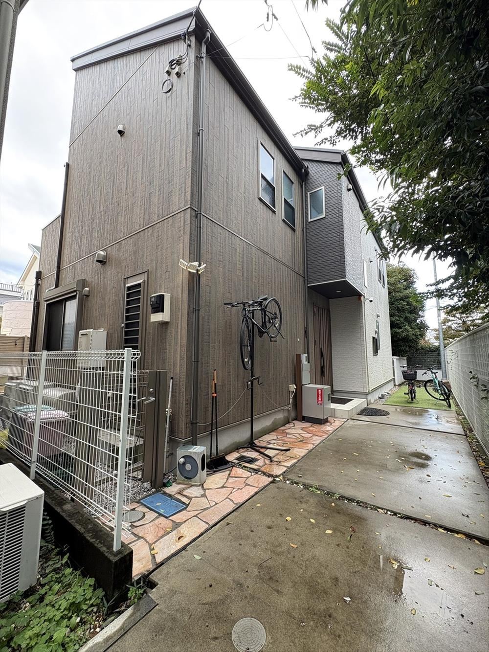 Sunny 4LDK Home in Ookayama - Photo 1