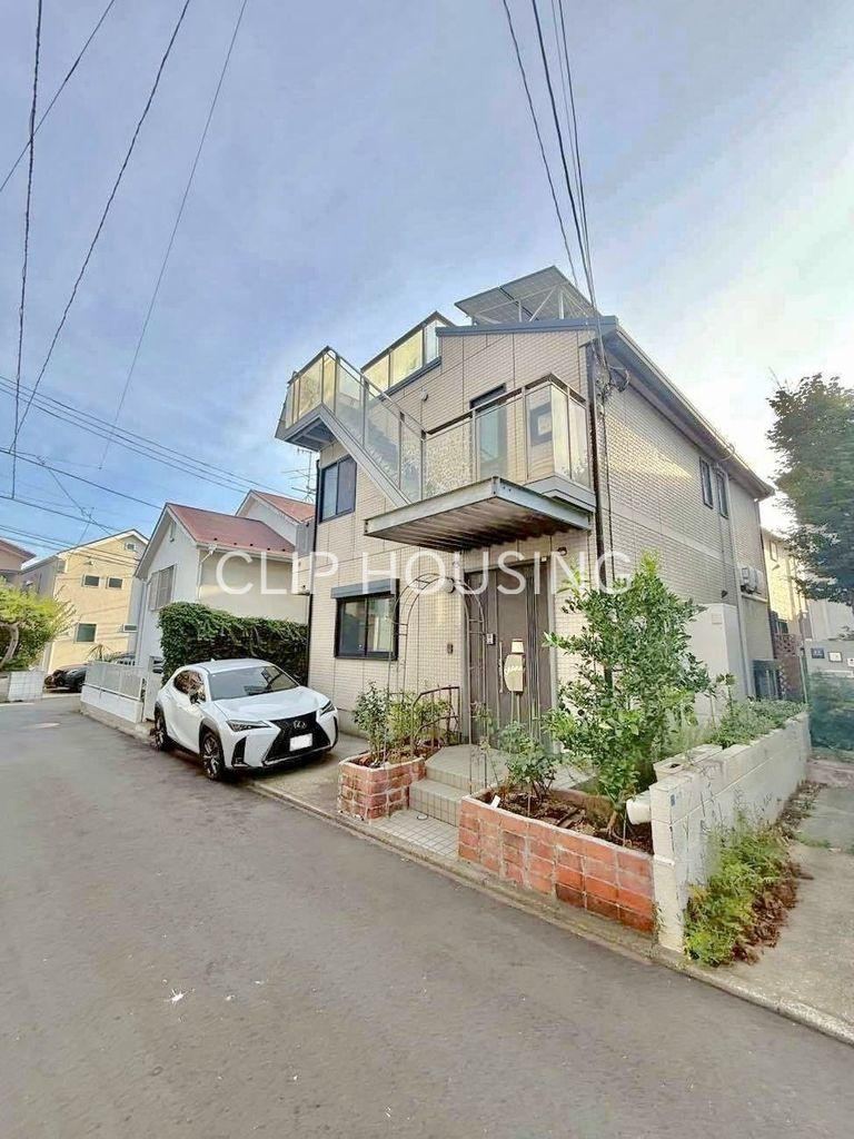 Renovated 4LDK House with Rooftop - Photo 1