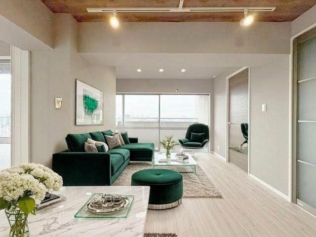Spacious 3LDK Corner Unit with Rooftop Terrace in Kitachinbaku - Photo 1