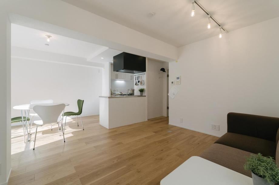 Modern 2LDK Apartment in Takaiido - Photo 1