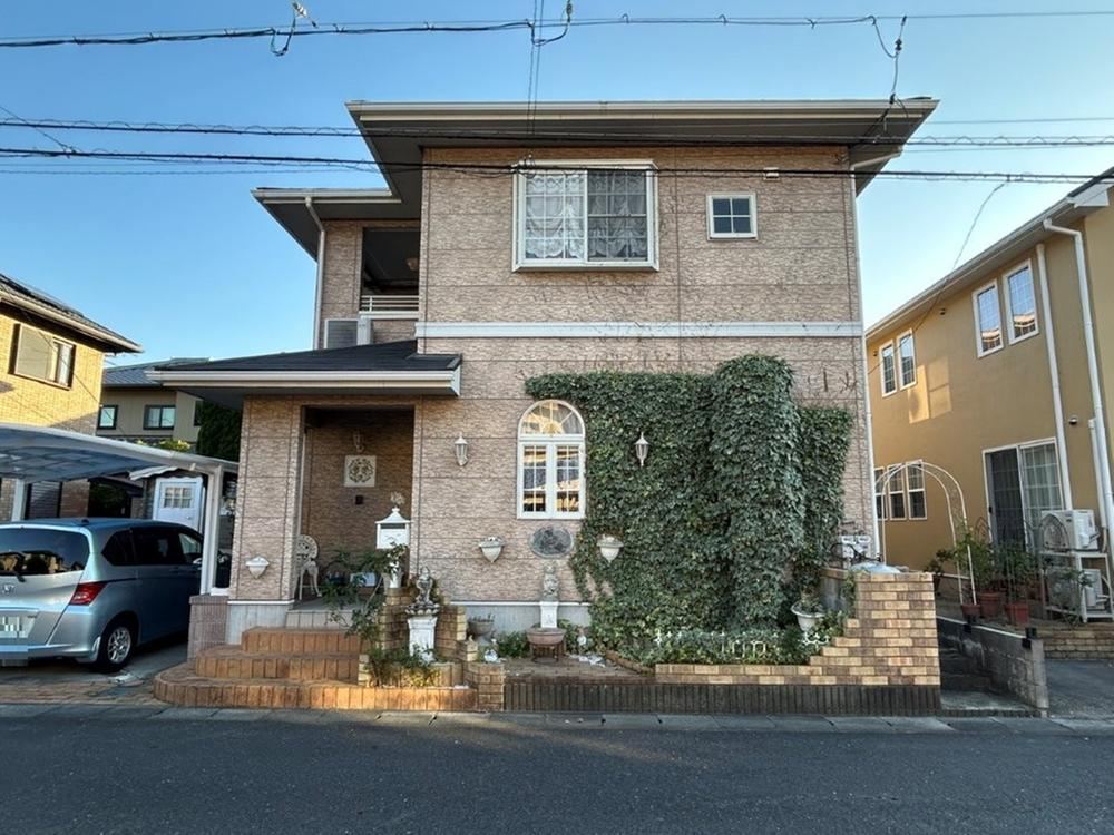 Well-Maintained 4LDK House with Separate Workshop - Photo 1