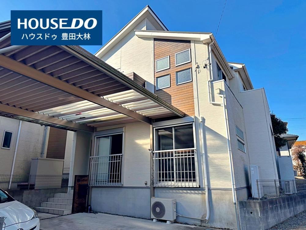 Charming 4LDK Home with Modern Amenities in Toyota - Photo 1