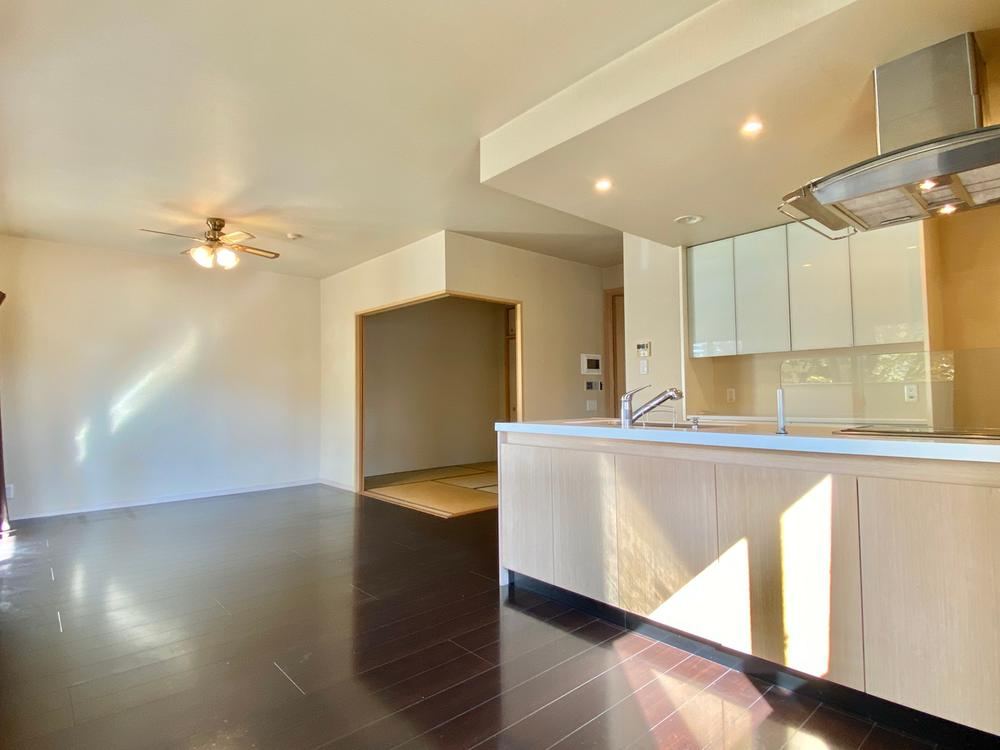 Pet-Friendly 2LDK Apartment with Security in Machida - Photo 1