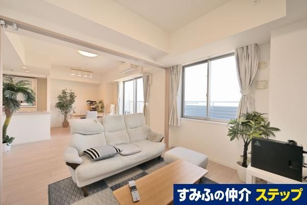 Luxurious 2LDK High-Rise Apartment in Koshigaya - Photo 1