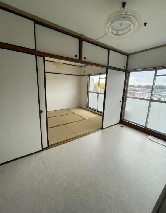 Bright 3DK Apartment in Sayama - Photo 1