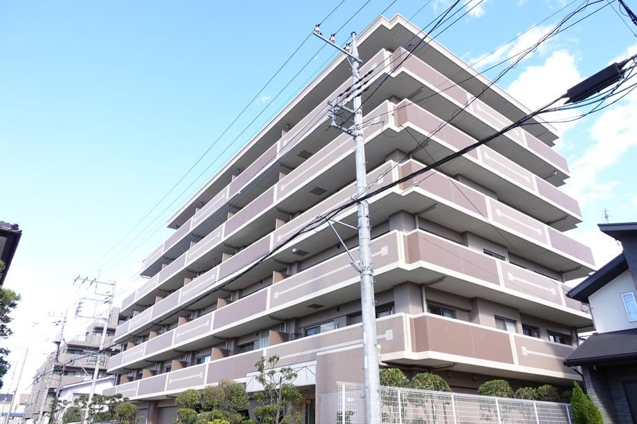 Corner 4LDK Apartment on the 5th Floor in Utsunomiya - Photo 1