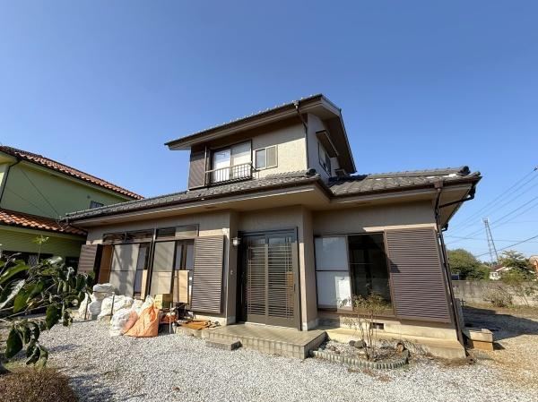 Spacious 4DK House with Ample Land in Hidaka - Photo 1